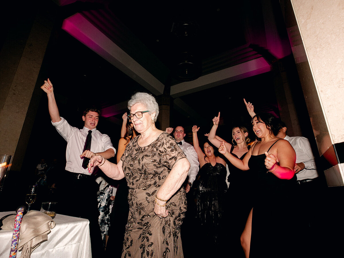 2024-04-20_Vittoria+NicholasBertlingWedding_MollyMurphyPhotography-81