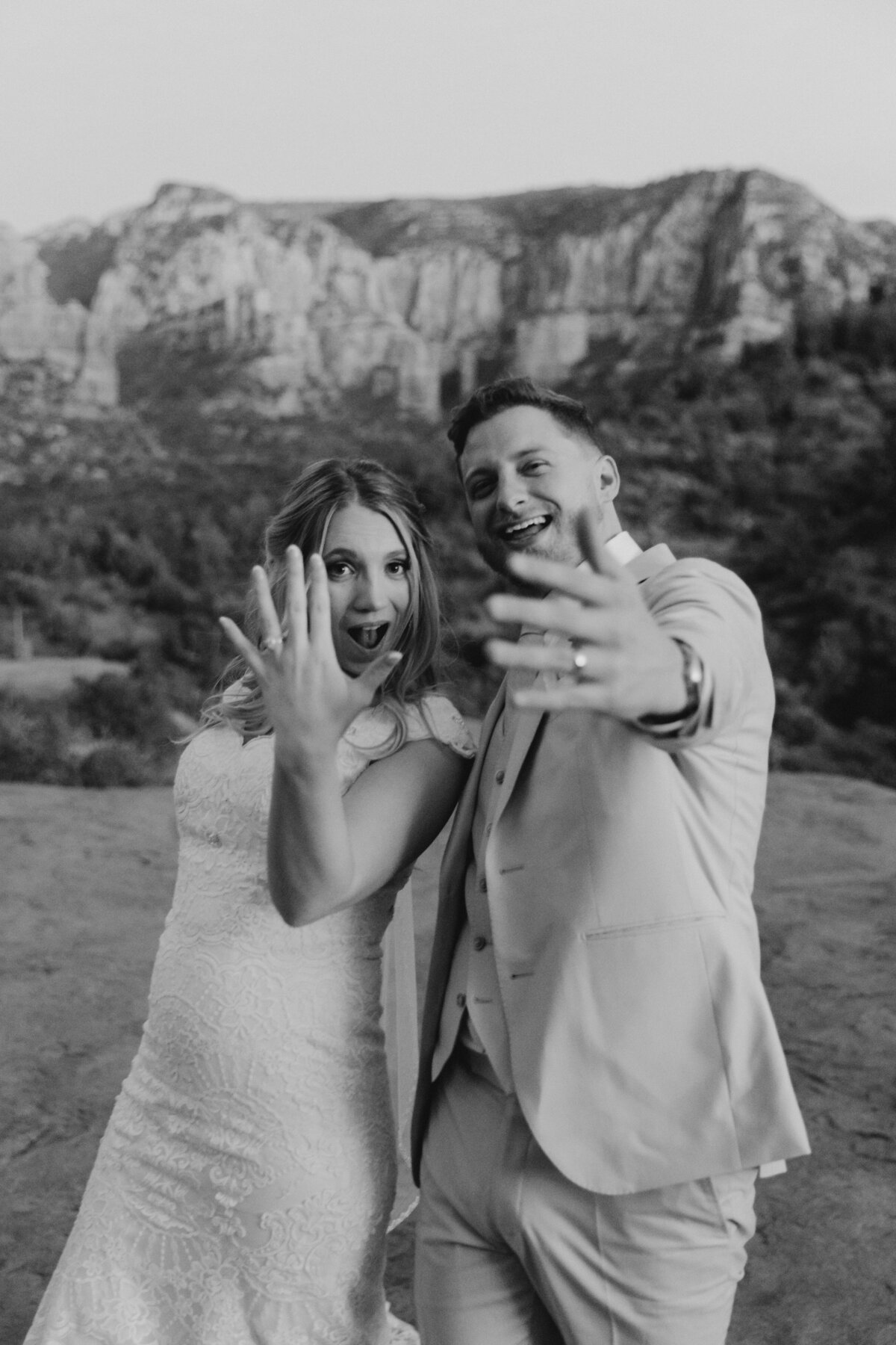 Sedona-Arizona-Red-Rock-Elopement-Wedding-Photographer_0020