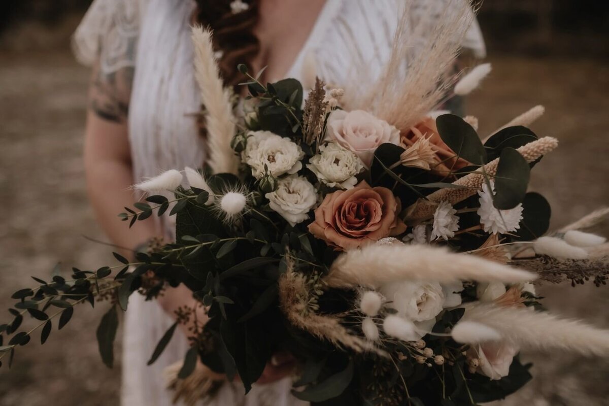 paisley-sunshine-white-rock-canyon-elope-in-tampa-chantilly-chic-celebrations-15