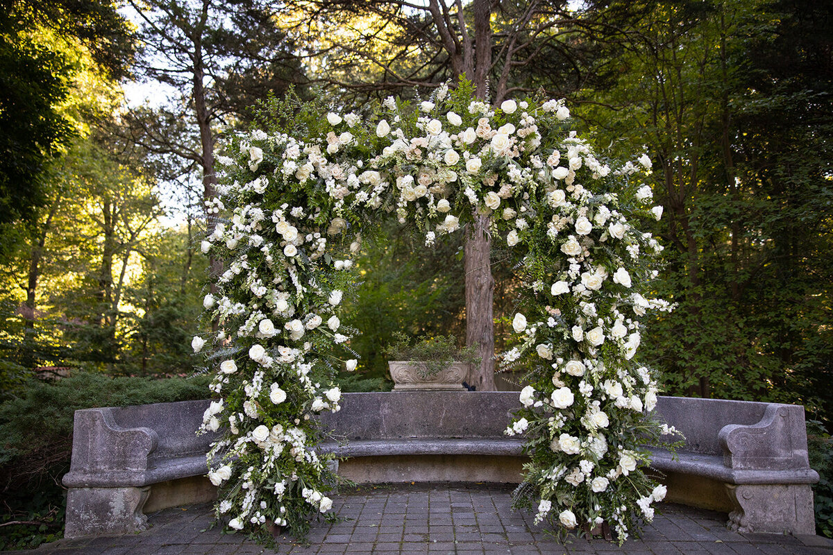 wedding-ceremony-flowers-caramoor-center-ny-nightingale-wedding-and-events
