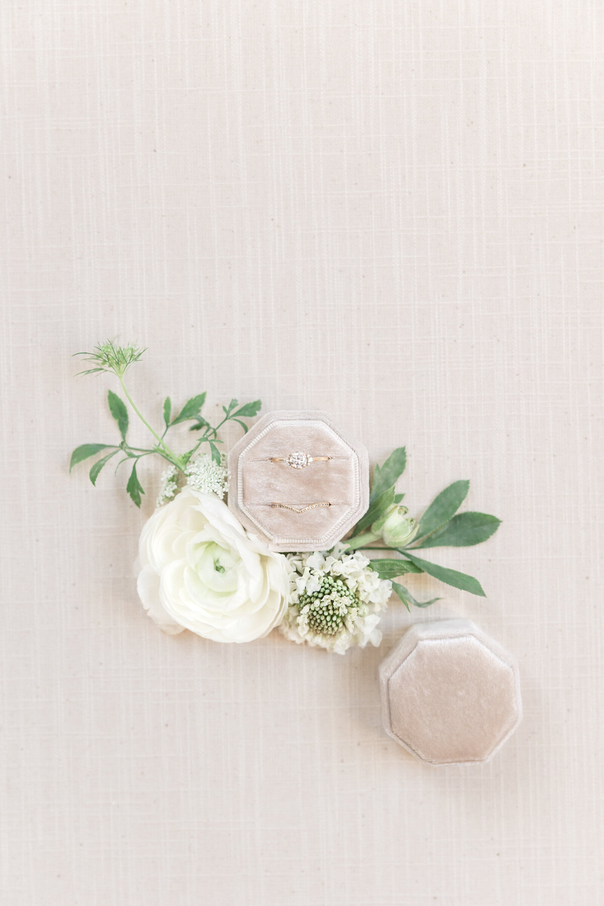 delicate_ethereal_wedding_rings