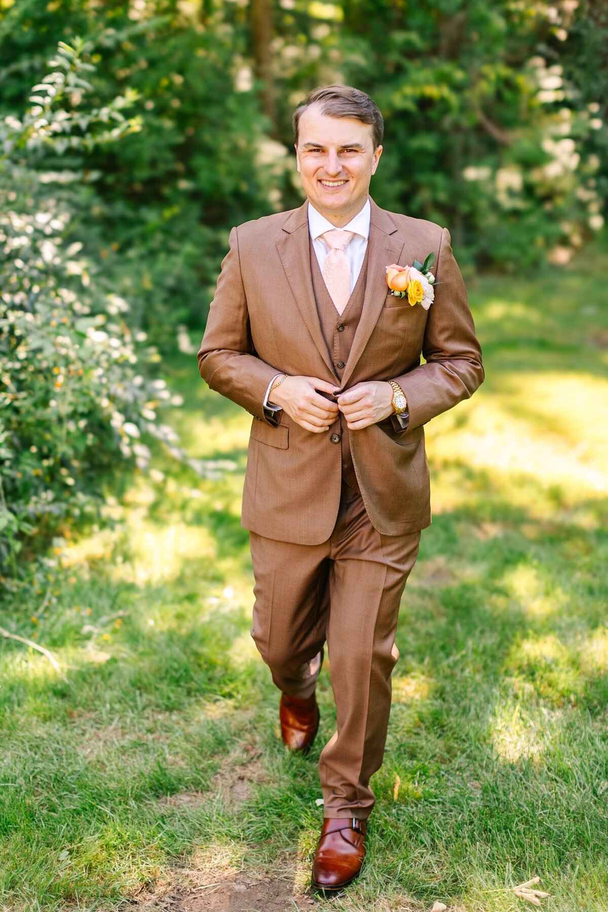Vibrant_Palm_Springs_Inspired_Red_Barn_at_Outlook_Farm_Summer_Photography_Maine_Wedding_Photographer_0025