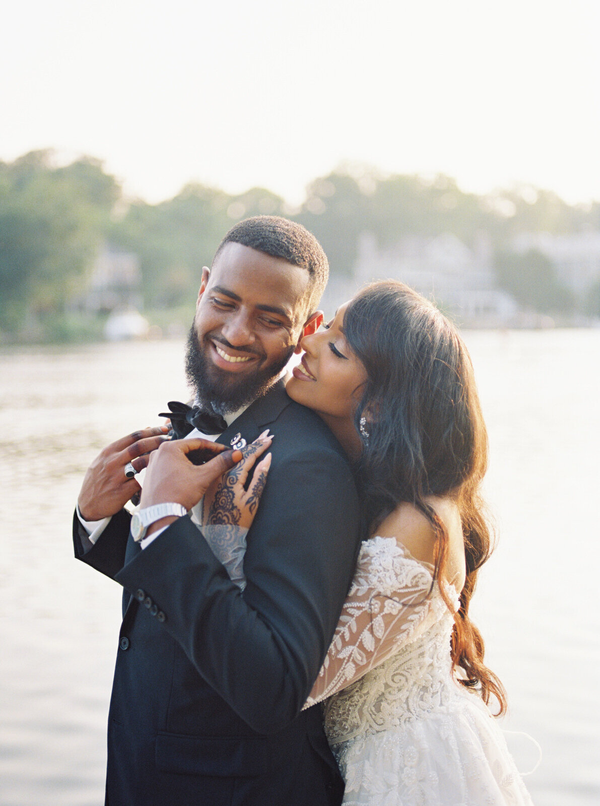 11.1river-view-wedding