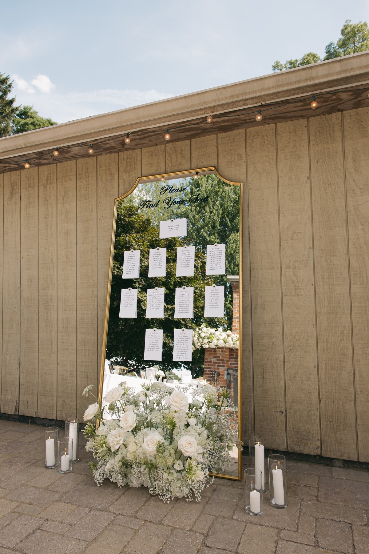 modern-wedding-seating-chart