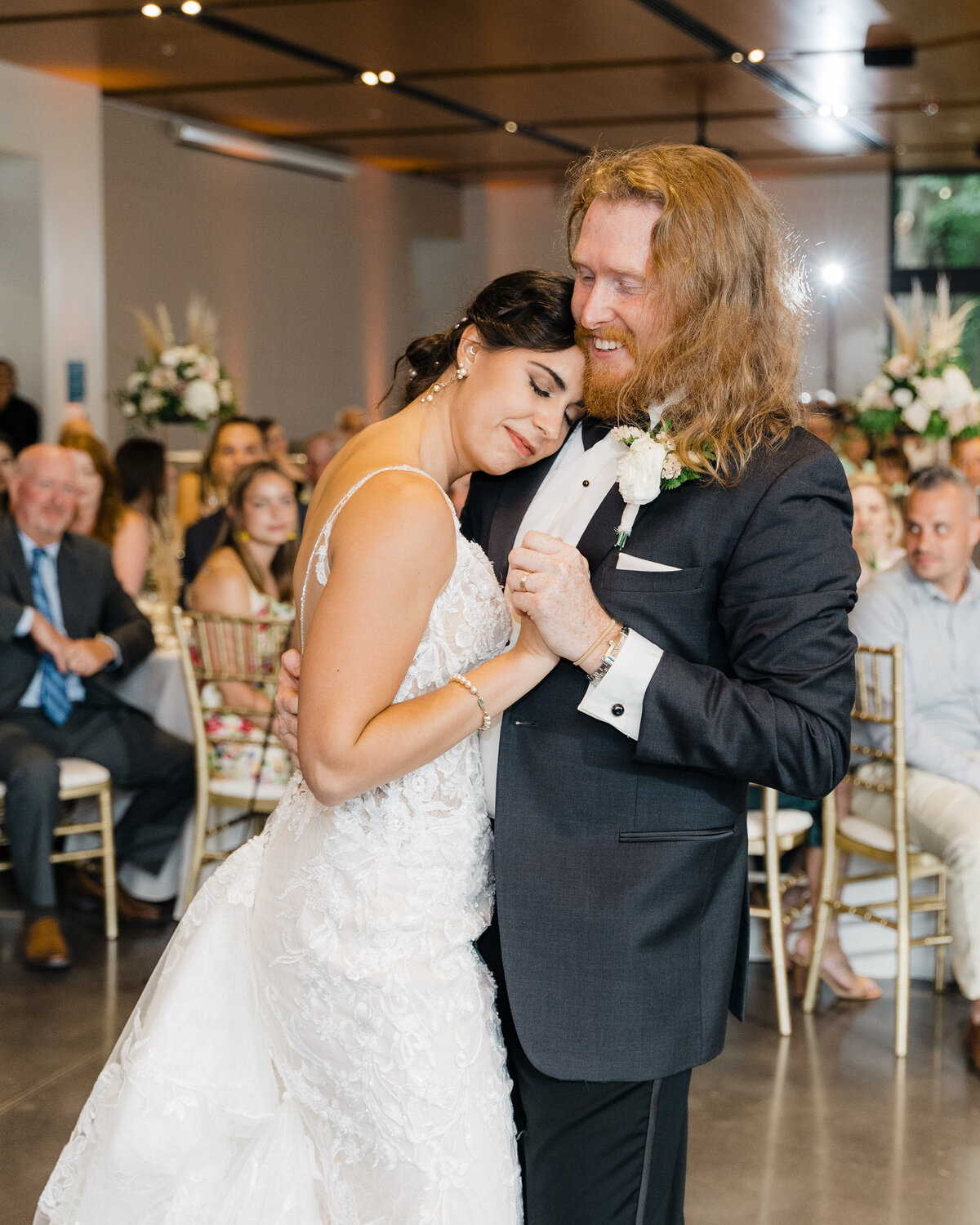 romantic-first-dance-national-aviary