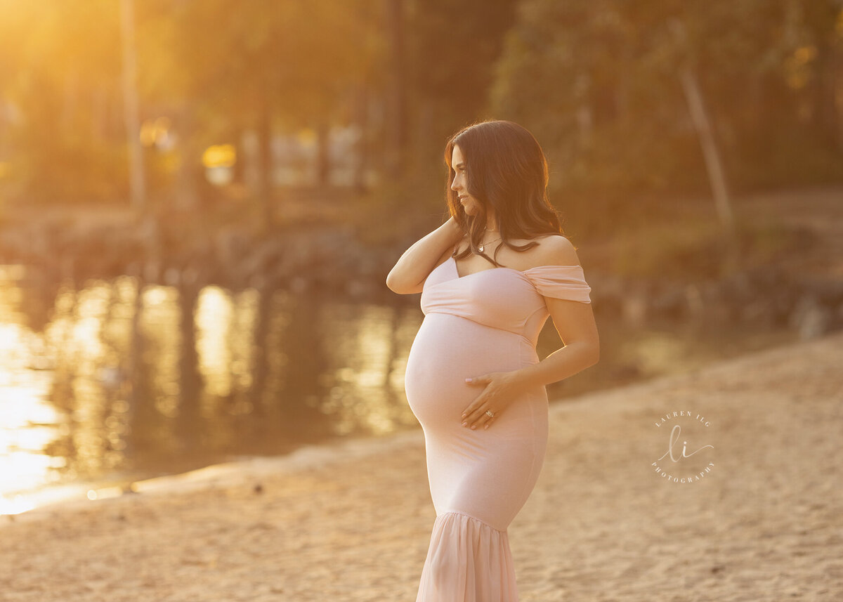 Sun drenched maternity session at Jetton Park MUA Bailey UpChurch