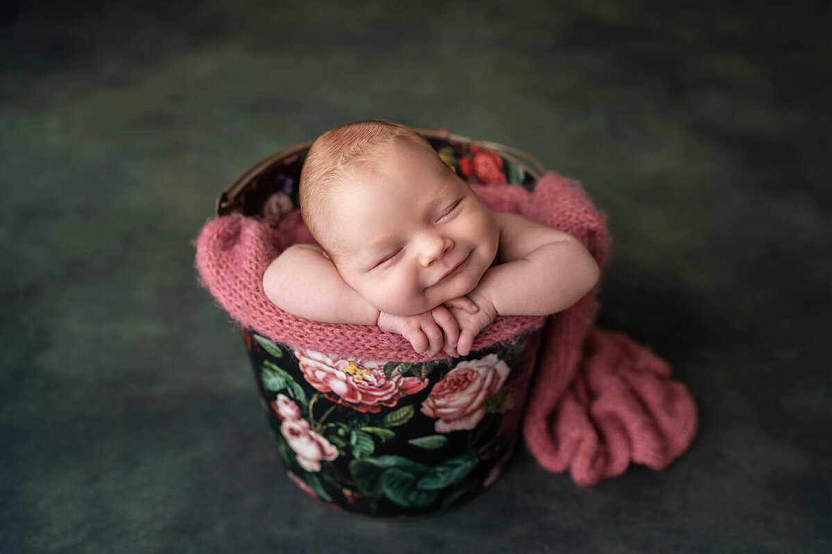 WEB_10_Nina_newborn_floral_bucket_2021