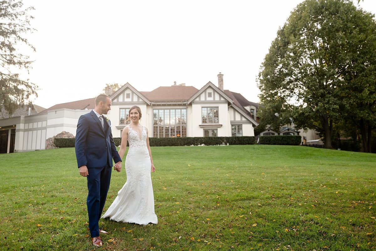 Romantic Windermere Manor Wedding | Dylan and Sandra Photography 120