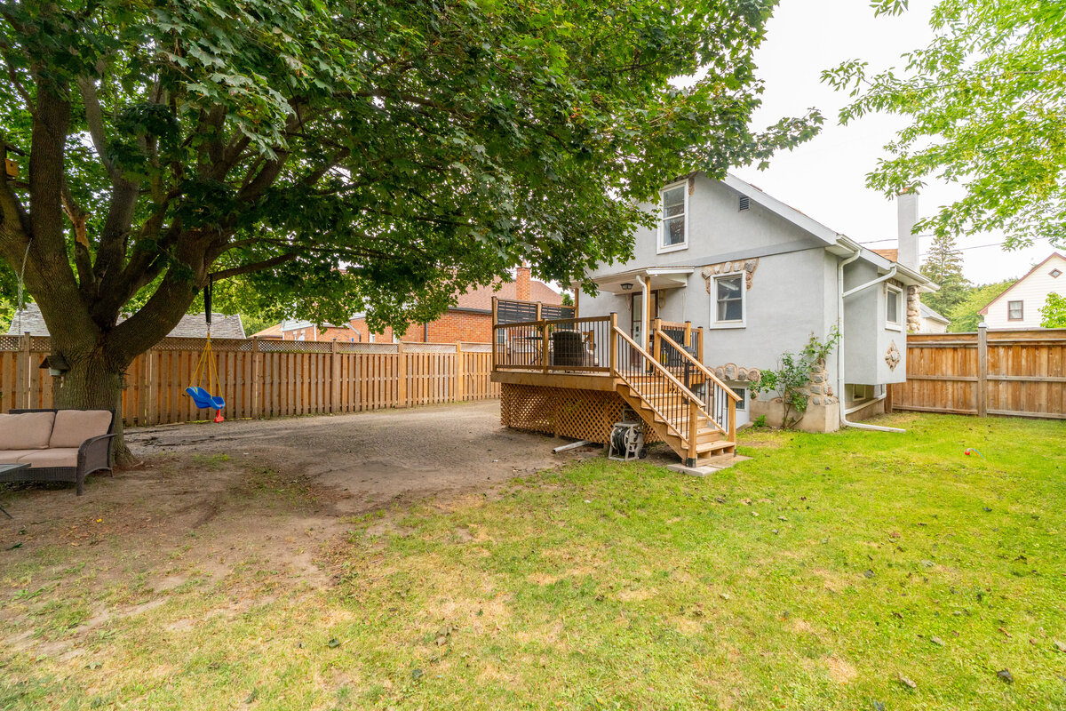 056-194dundas-56