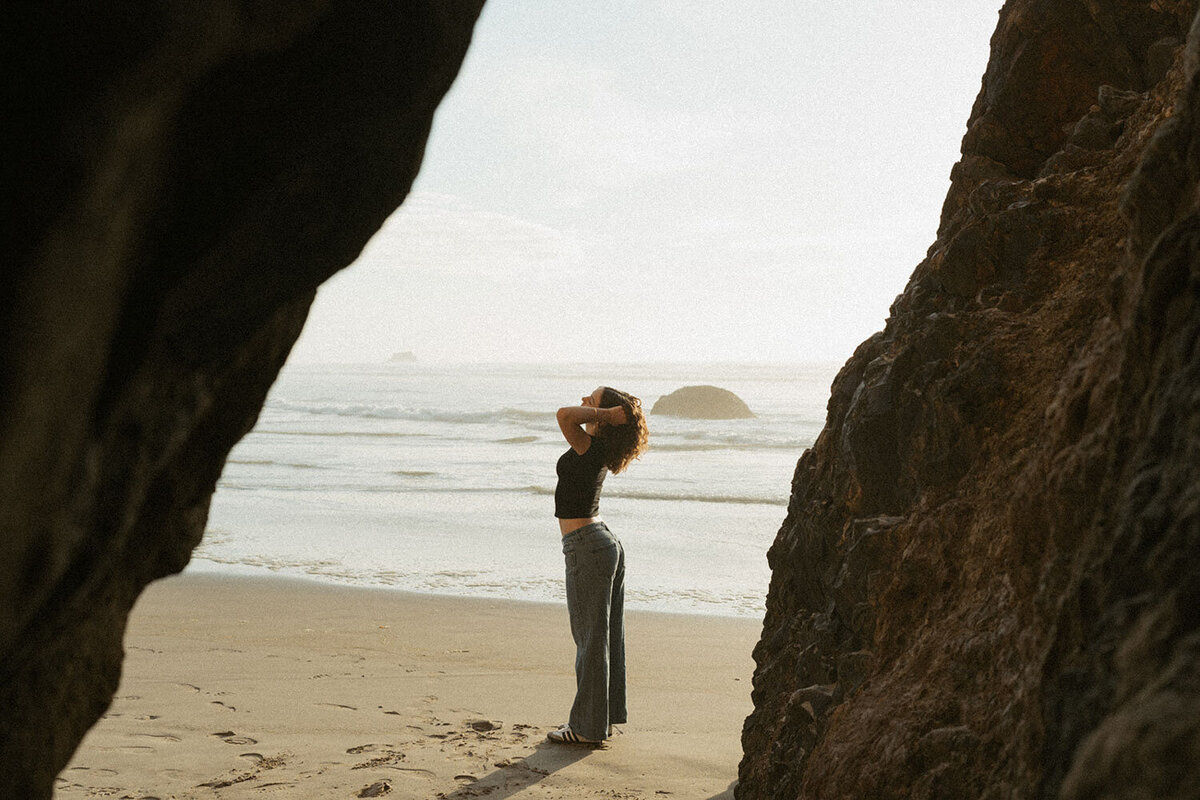 maggie-manzanita-senior-photos-in-cannon-beach-senior-photography-by-emily-noelle-photo-46