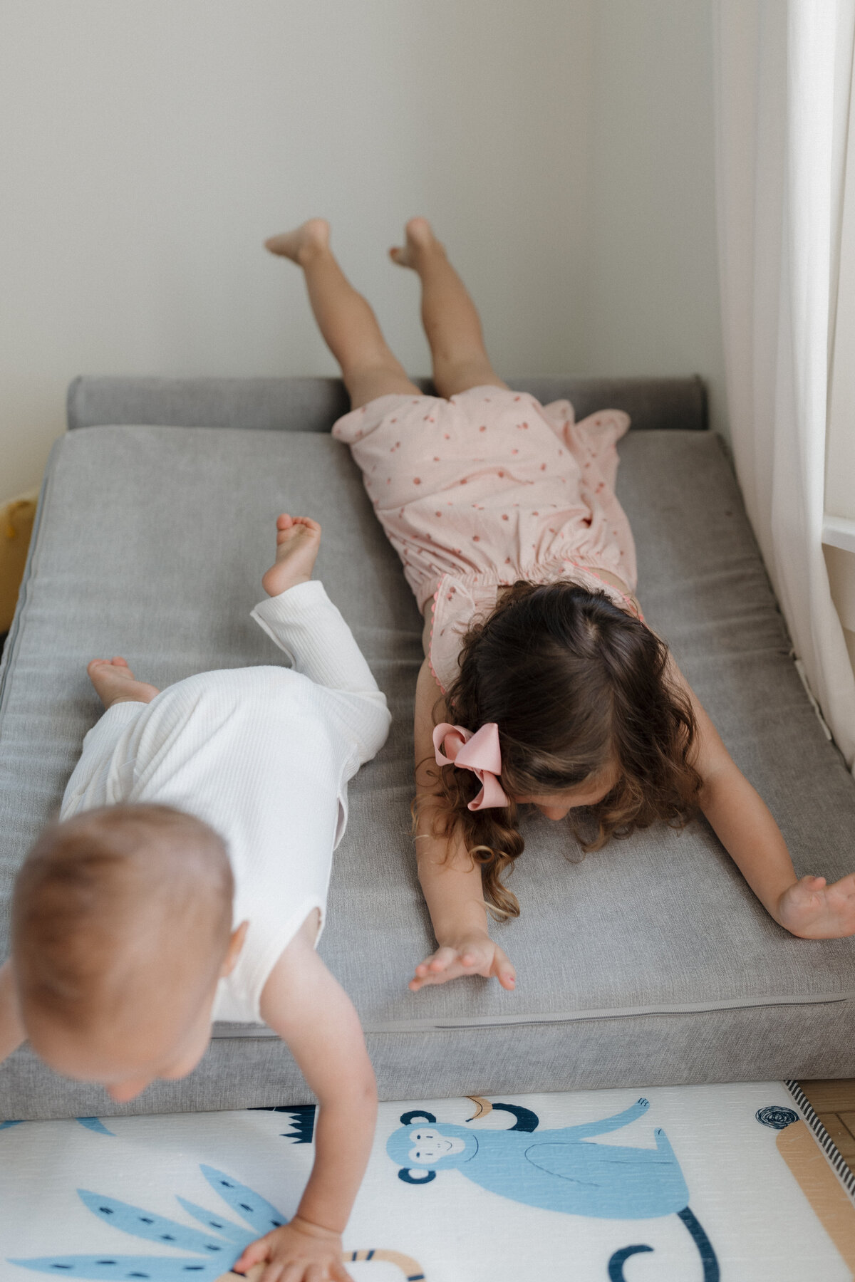 Indianapolis lifestyle family photography siblings candid moment