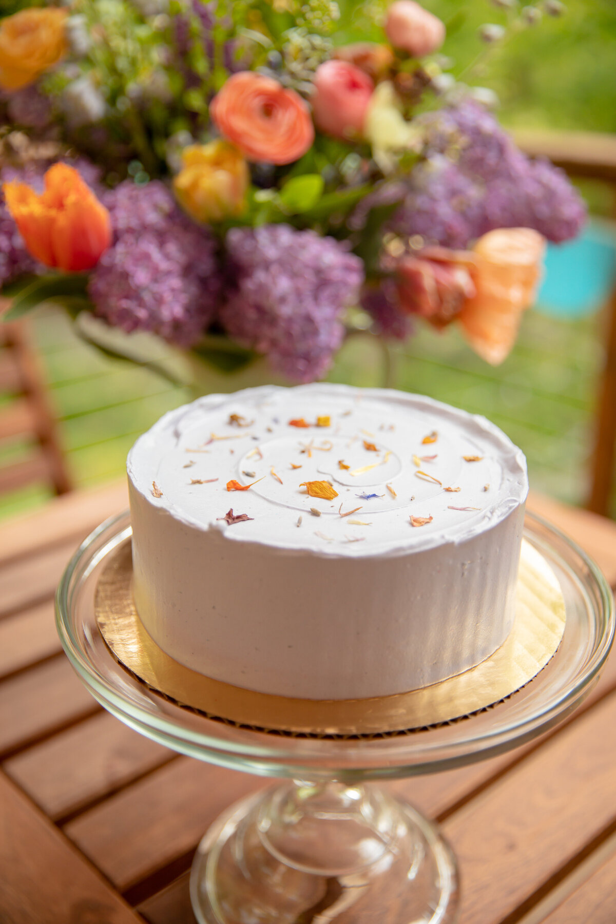 sweet-heather-anne-branding-cake-flowers