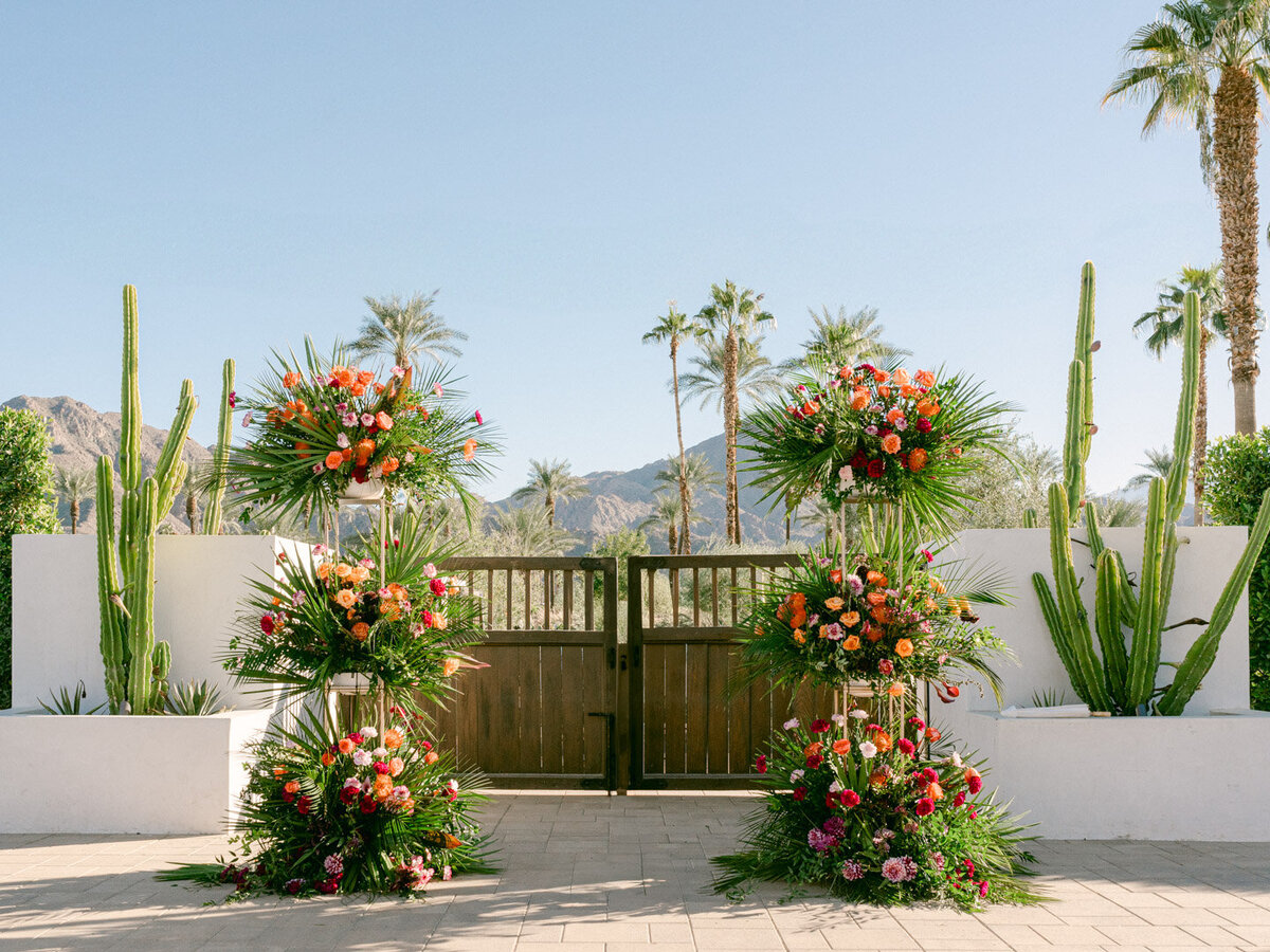 A breathtaking destination wedding with classic vintage mid-century architecture & Hollywood glamour, set against the sun-drenched beauty of Palm Desert’s Indian Wells. Under the swaying palms and golden desert light, this sophisticated Manhattan couple exchanged vows in an opulent California luxury celebration. Captured with a refined editorial eye by Michael Asmussen, an internationally acclaimed destination wedding photographer, specializing in elevated, high-end weddings. Explore more of Michael’s work, from the desert-chic elegance of Palm Desert to the cosmopolitan splendor of Los Angeles, Tokyo, New York, Las Vegas, and beyond