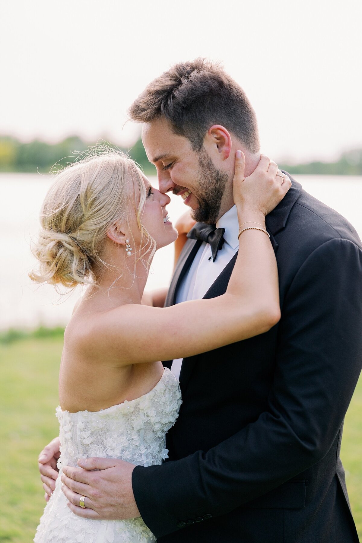 Oak-pointe-country-club-wedding_1287
