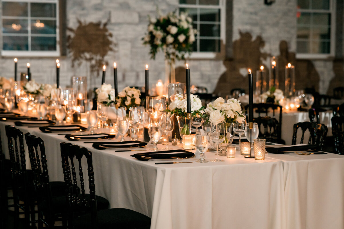 wedding reception tablescape at all-inclusive wedding venue in St. Louis