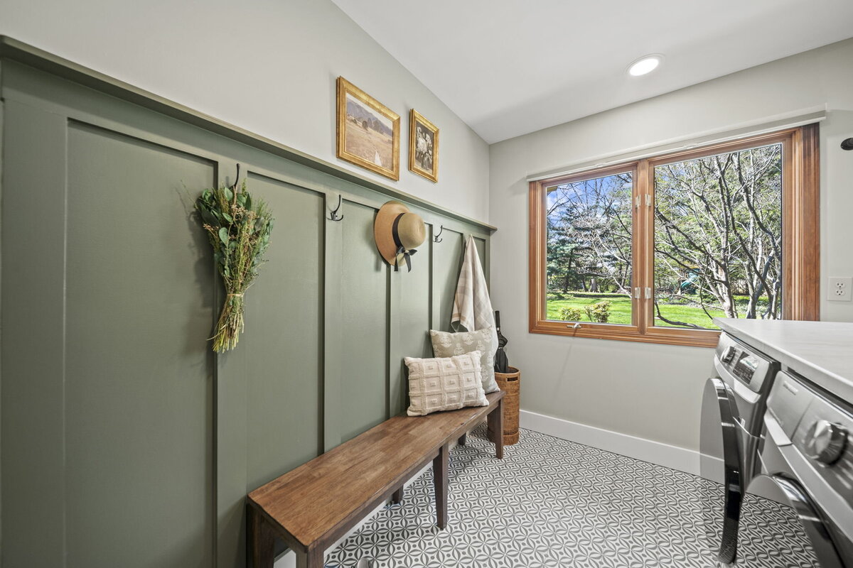 63-web-or-mls-A7402219