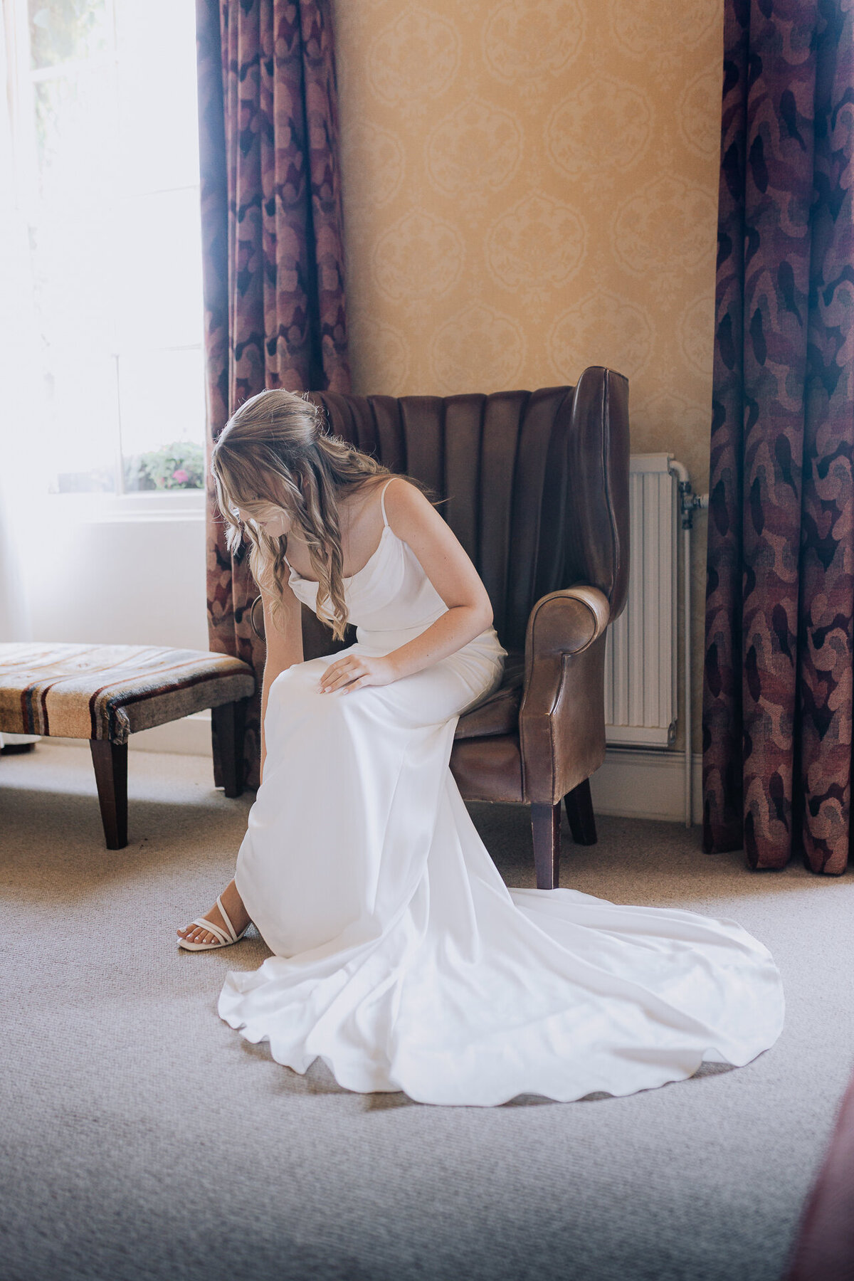 BuryStEdmundsAngelHotelRegistryOfficeWedding-9