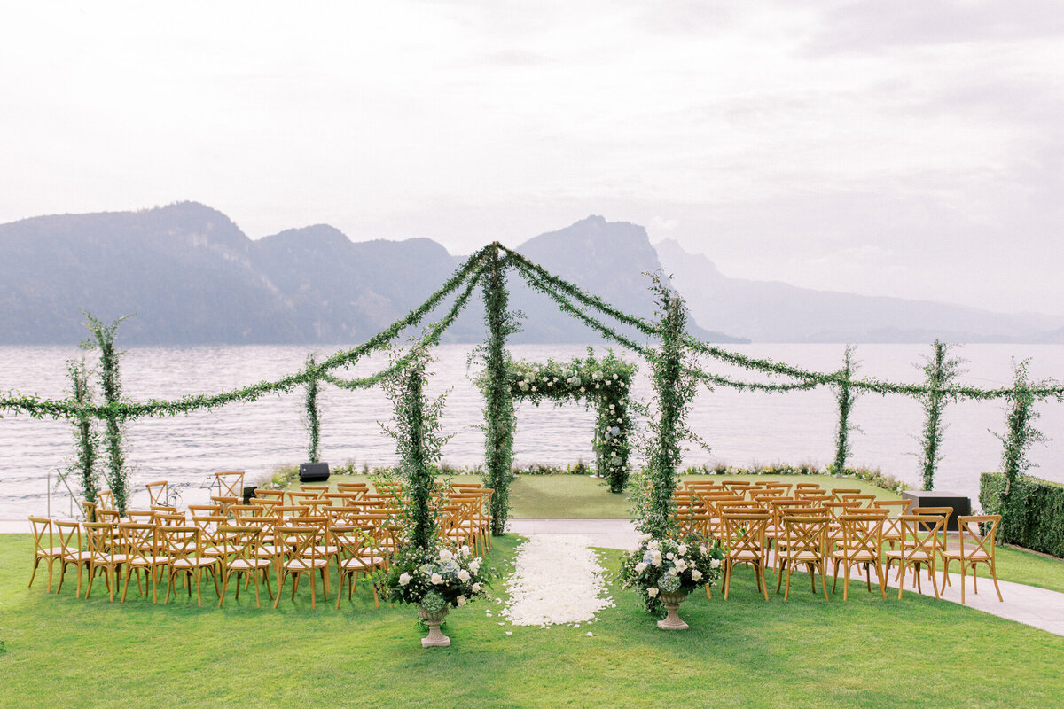 Maïlys Fortune Photography Husband Wife Wedding Weddings Photography France Switzerland Italy Timeless Dreamy Imagery Bilingual French English Destination Weddings Destination Wedding Provence French Riviera Paris Lake Como Tuscany38