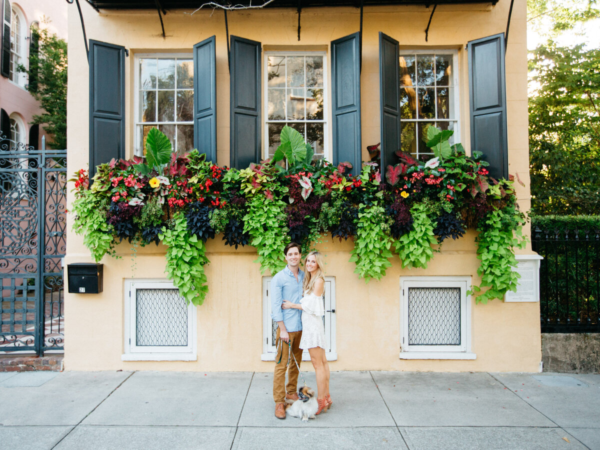 historic-downtown-charleston-engagement-photos--by-philip-casey-017