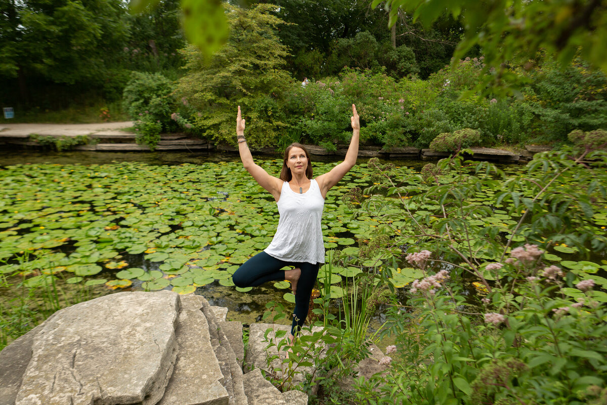 Lindsay-Yoga-Meditation-Teacher-Brand-Photos-Chicago-05