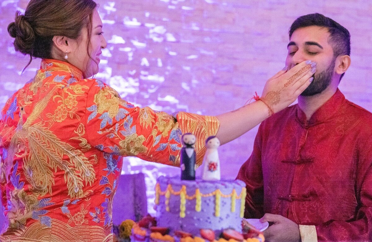 Indian-Chinese-wedding-Renaissance-toast-cake-cutting-5