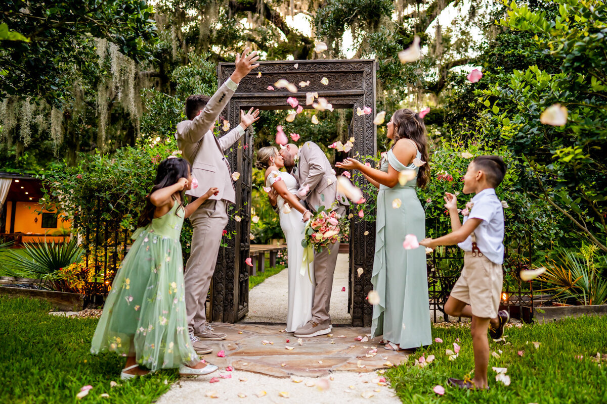 maddness-photo-del-favero-oasis-vow-renewal-chantilly-chic-celebrations-6