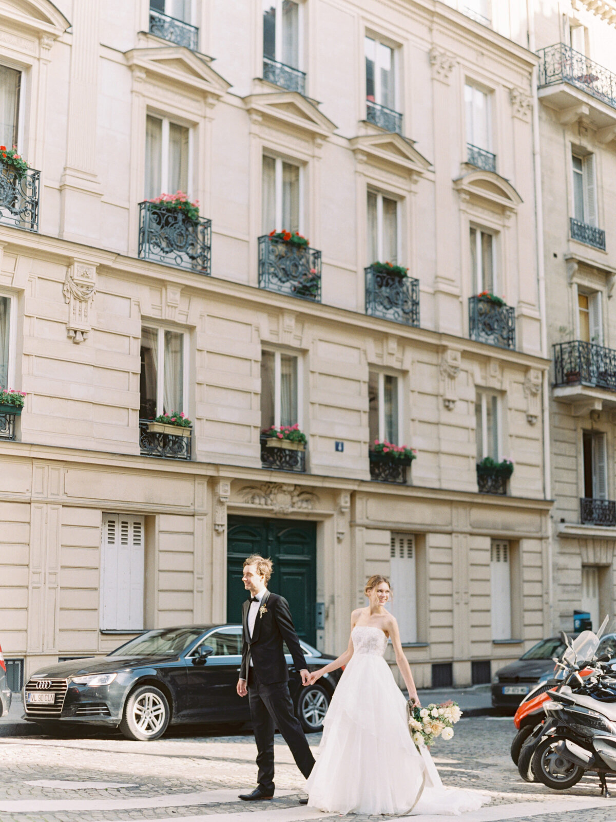 petit-palais-elopement-paris-wedding-photographer-mackenzie-reiter-photography-pont-alexandre-bridge-paris-france-55