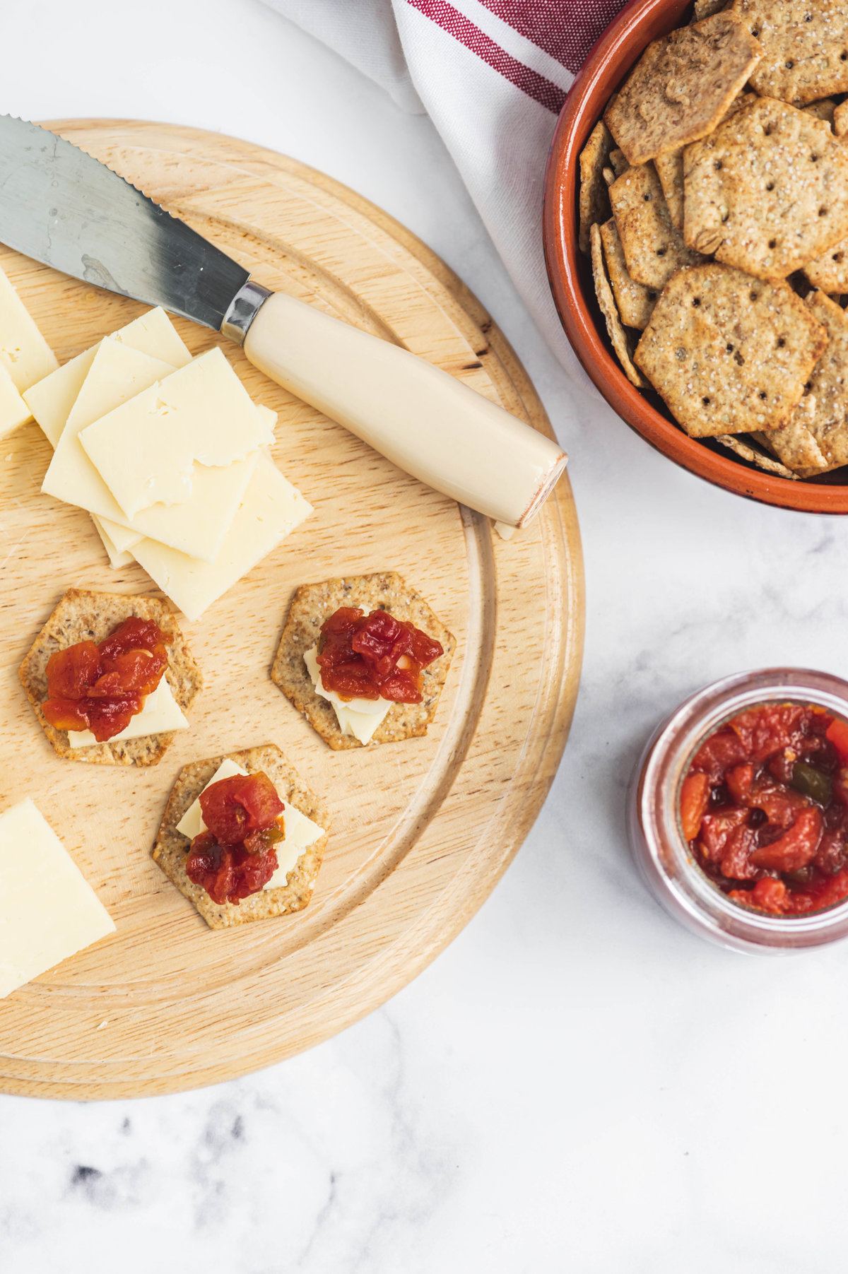 Cheddar_Tomato_Jam_Canapes_14