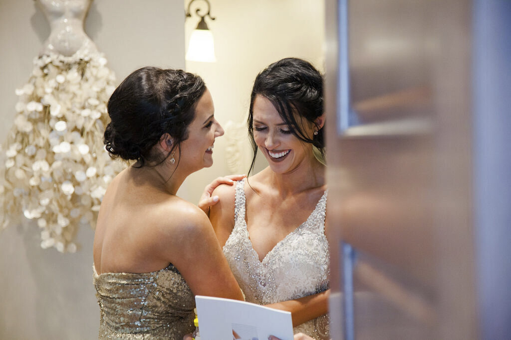 109 - HundredsofMoments--AbbyPowell-ScottBasci-GettingReadyBride-180915-063-3438