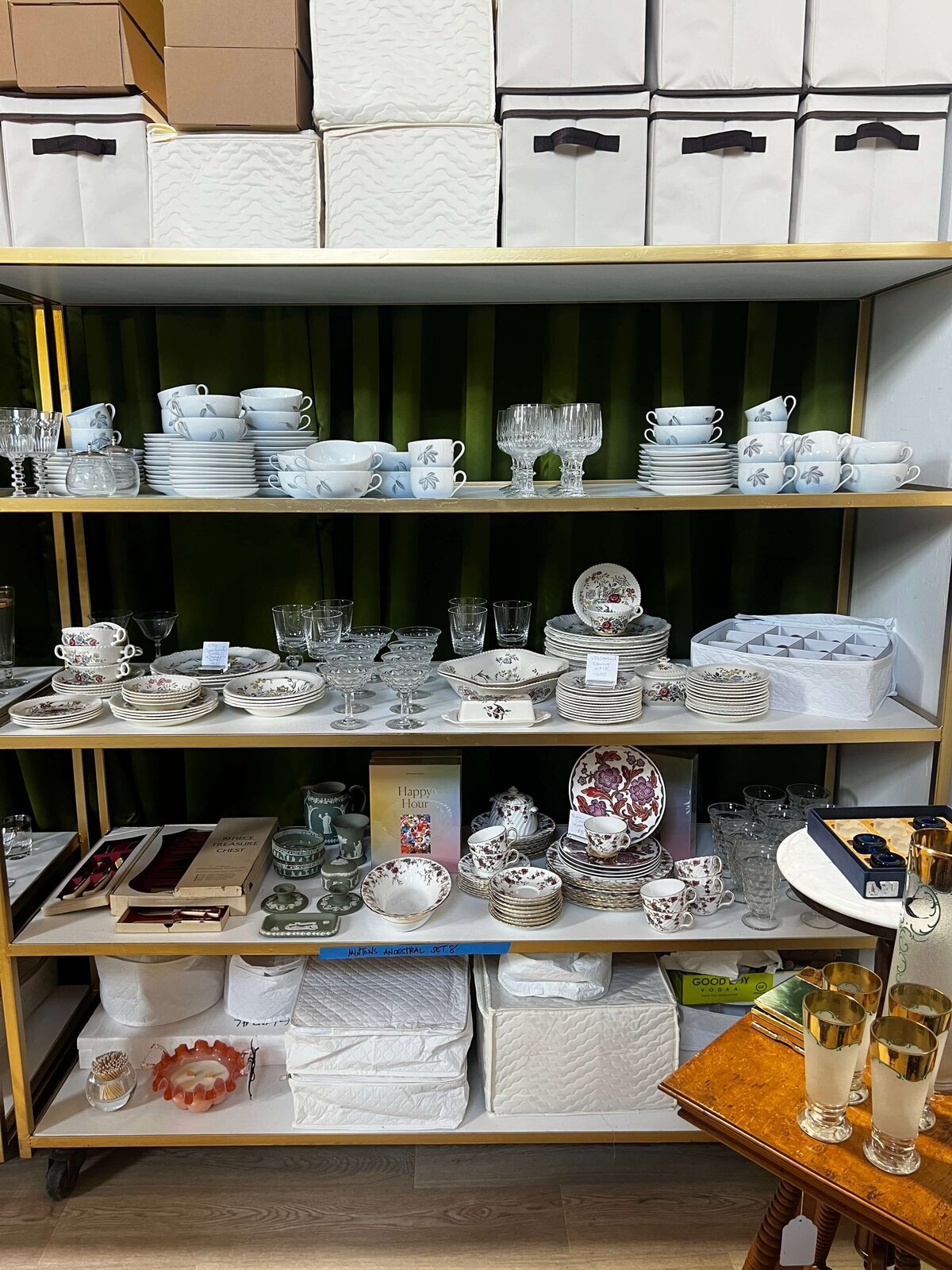 Old-Line-Markt-Poolesville-Maryland-Aix-La-Chapelle-Danielle-Couick-Ghost-Host-Magnolia-Bluebird64