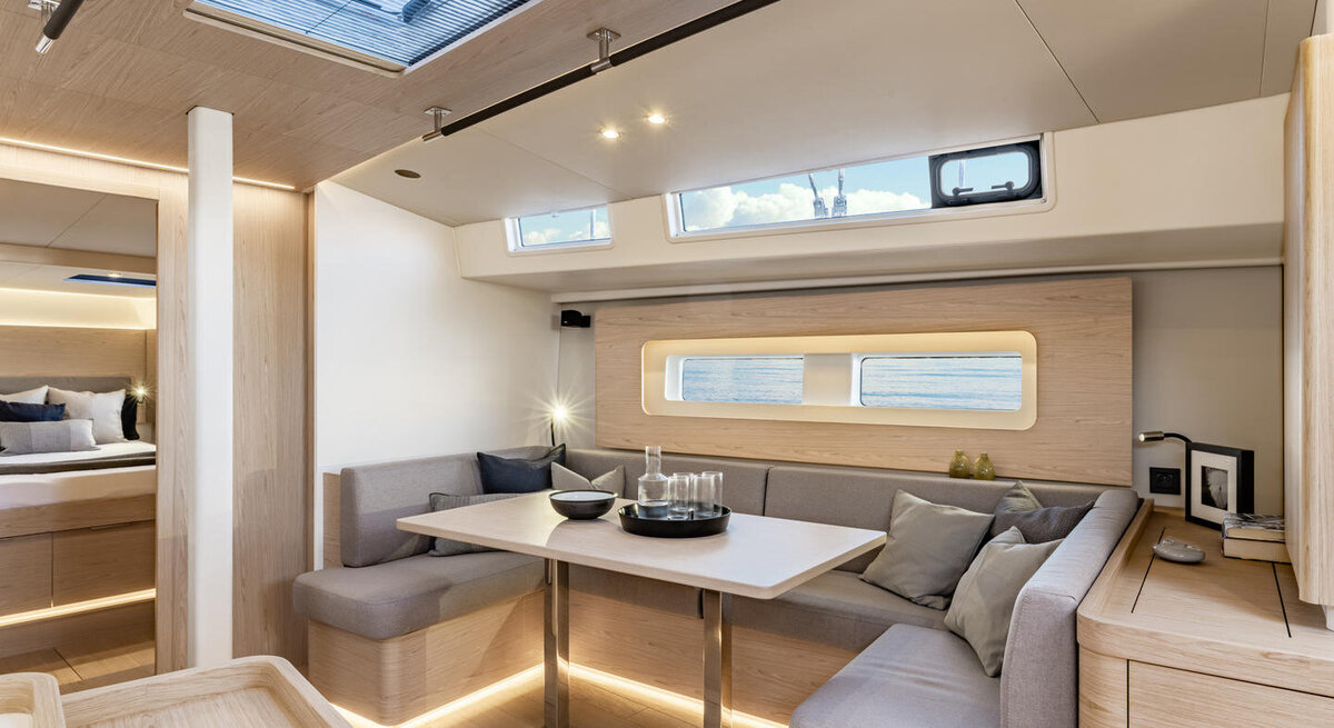 beneteau-oceanis-yacht-54-interior-2