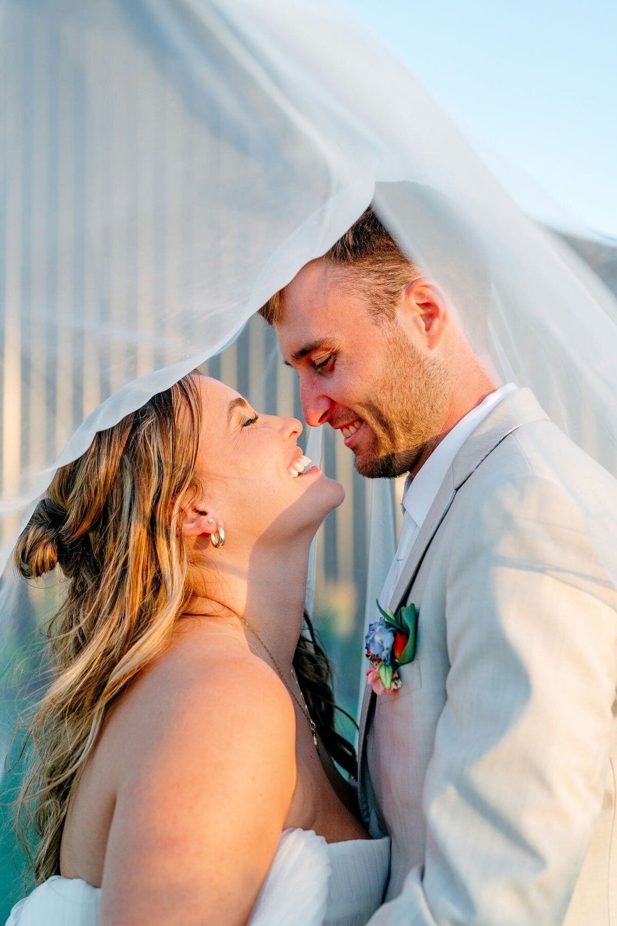 Bride_Groom_Veil_Smile