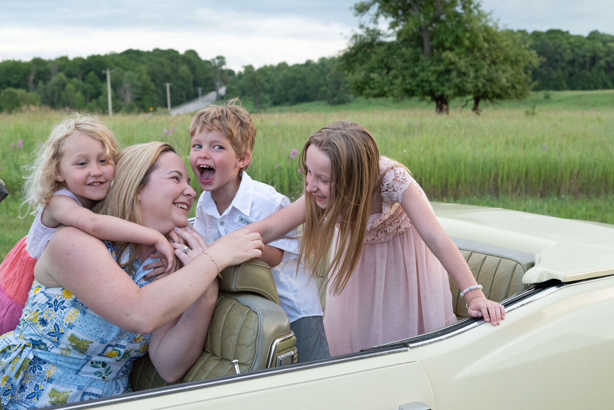 vintage car and old barn m22 family photos-July 05, 2024-DSC_9964