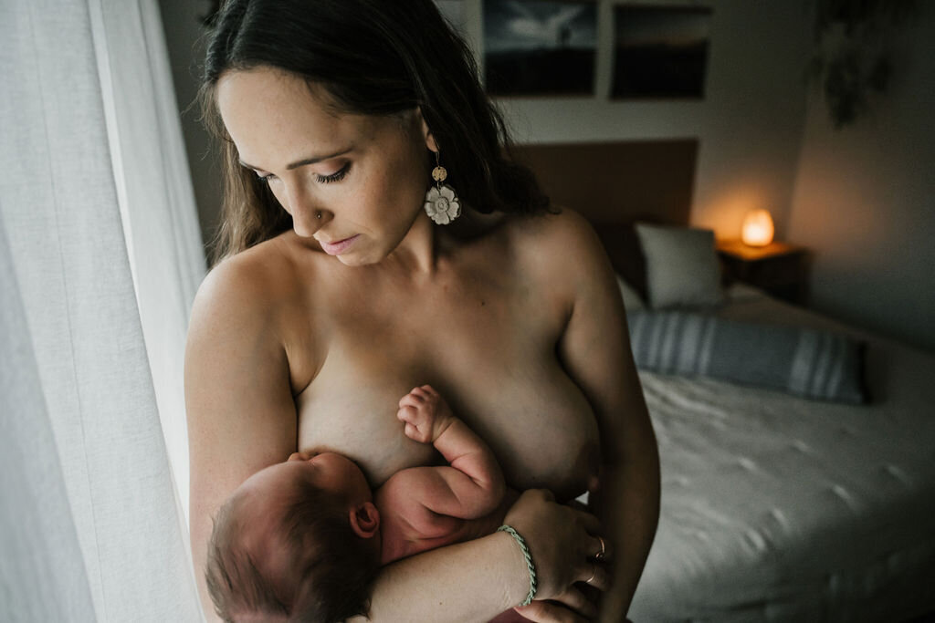intimate-postpartum-photography-12