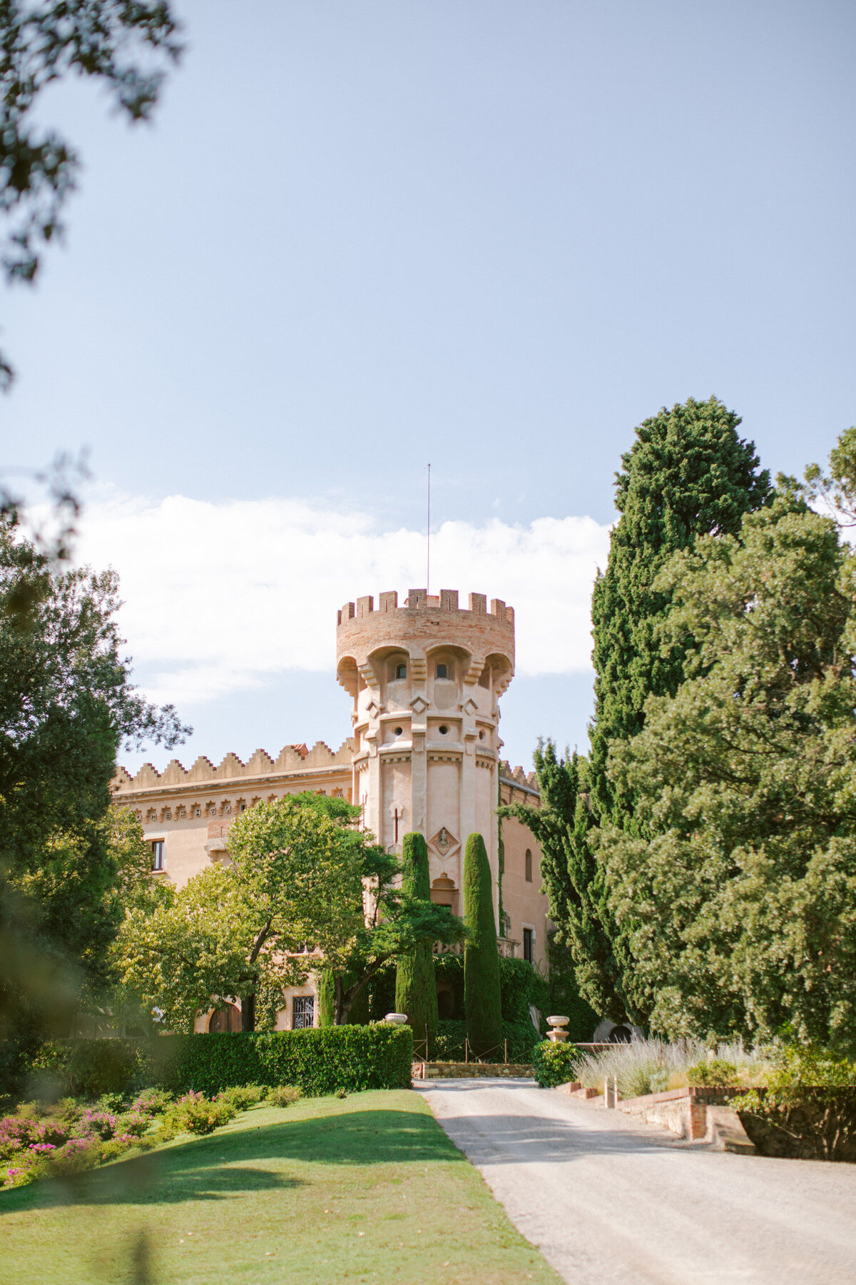 Destination Wedding Barcelona Castel San Marcal by Alejandra Poupel Events 9