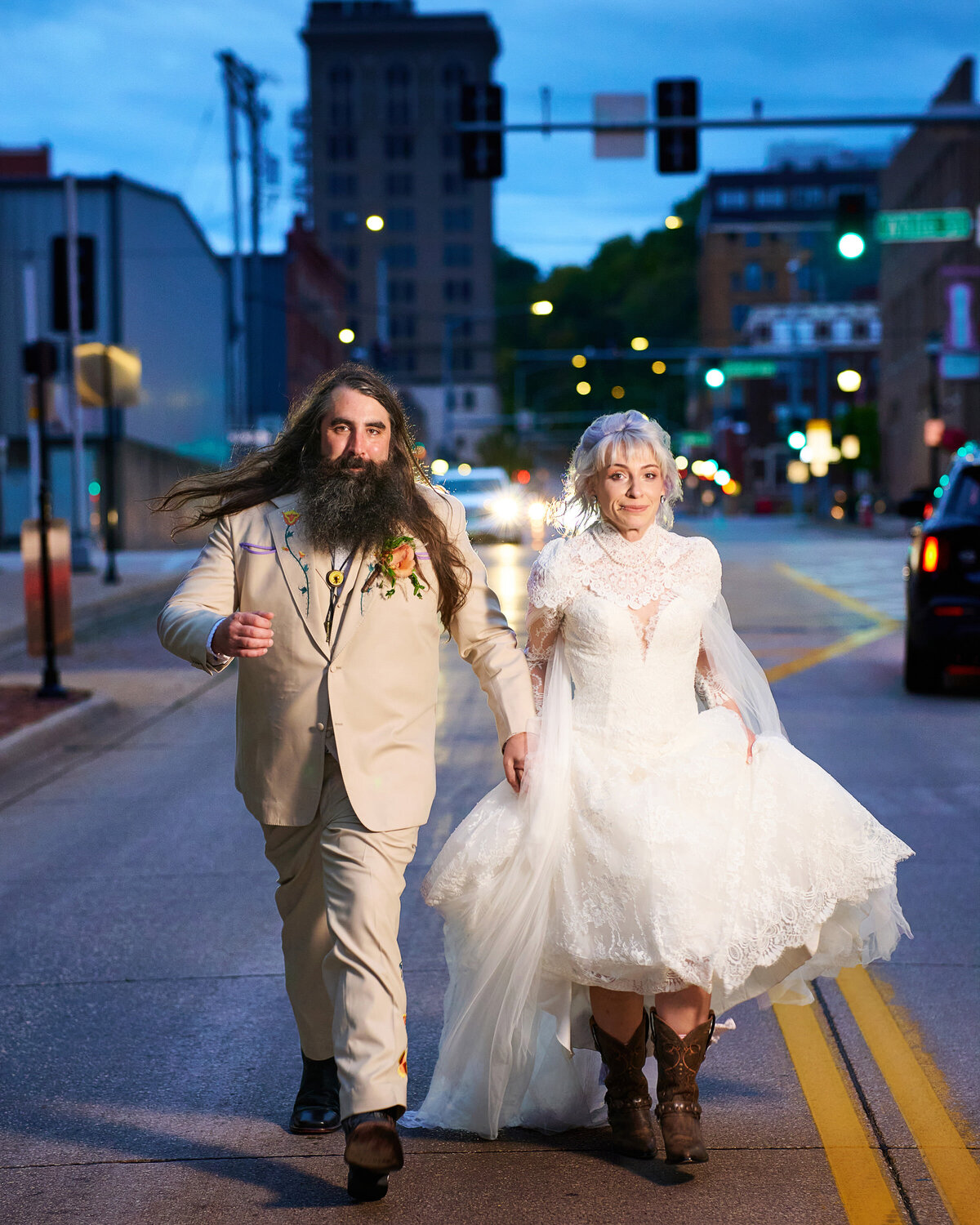 wedding-couple-running-dubuque