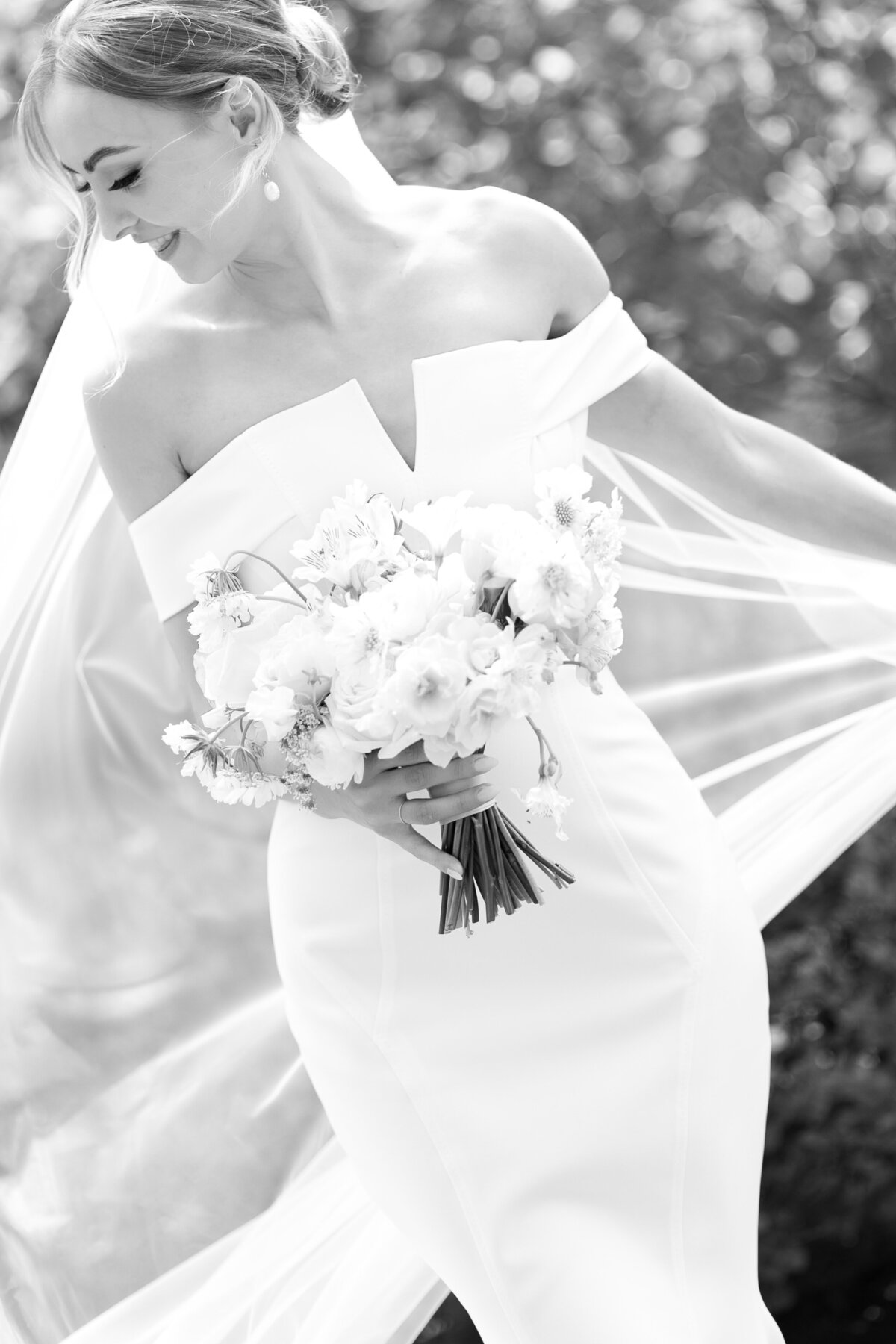 jordan&brett_canmore_banff_alberta_mountains_the_malcom_hotel_flash_hallway_elevator_classy_timeless_elegant_modern_wedding_couple_bridal_wedding_photographer_photography_by_taiya432