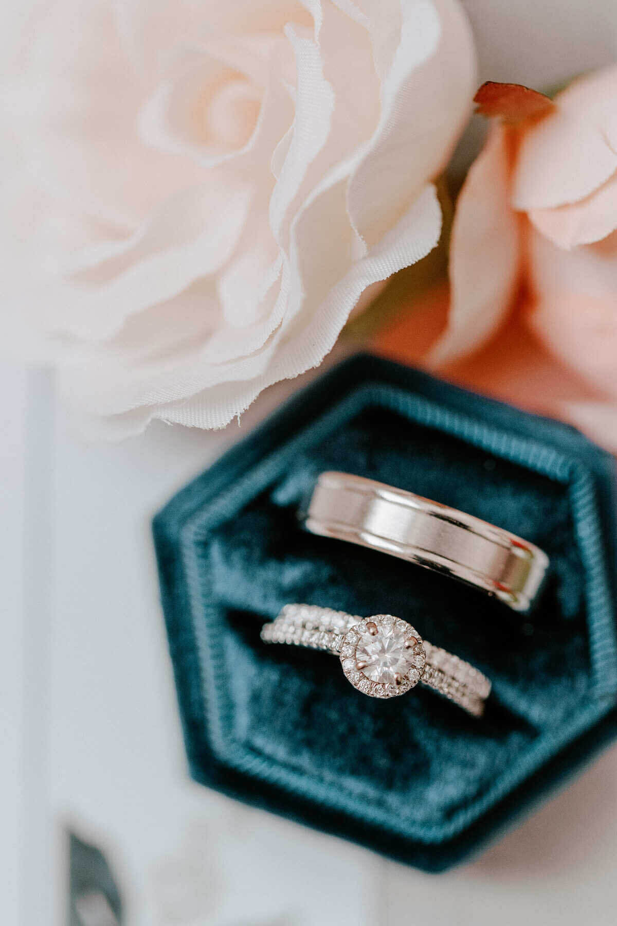 4-kara-loryn-photography-wedding-rings
