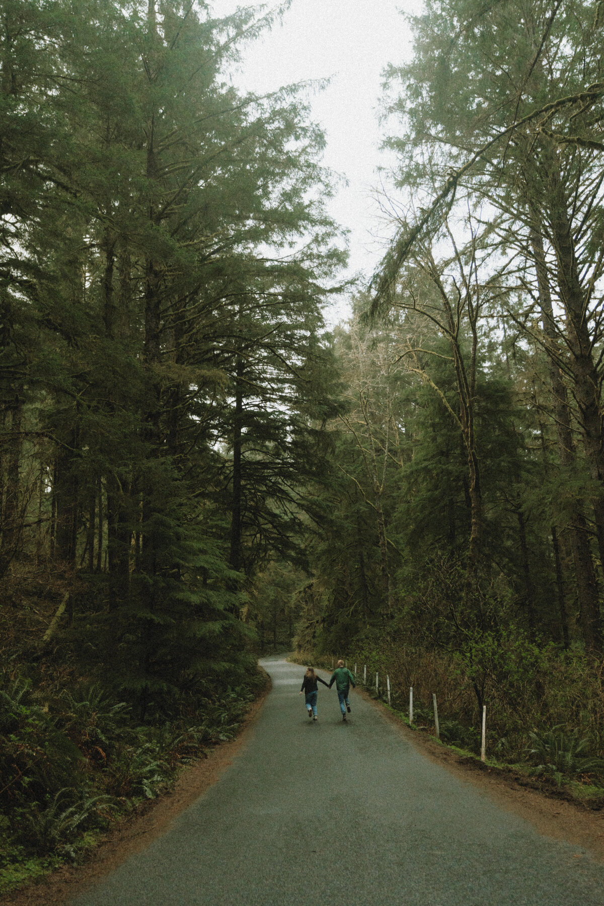 Oregon Coast Couples - lizarrietaphotography-33