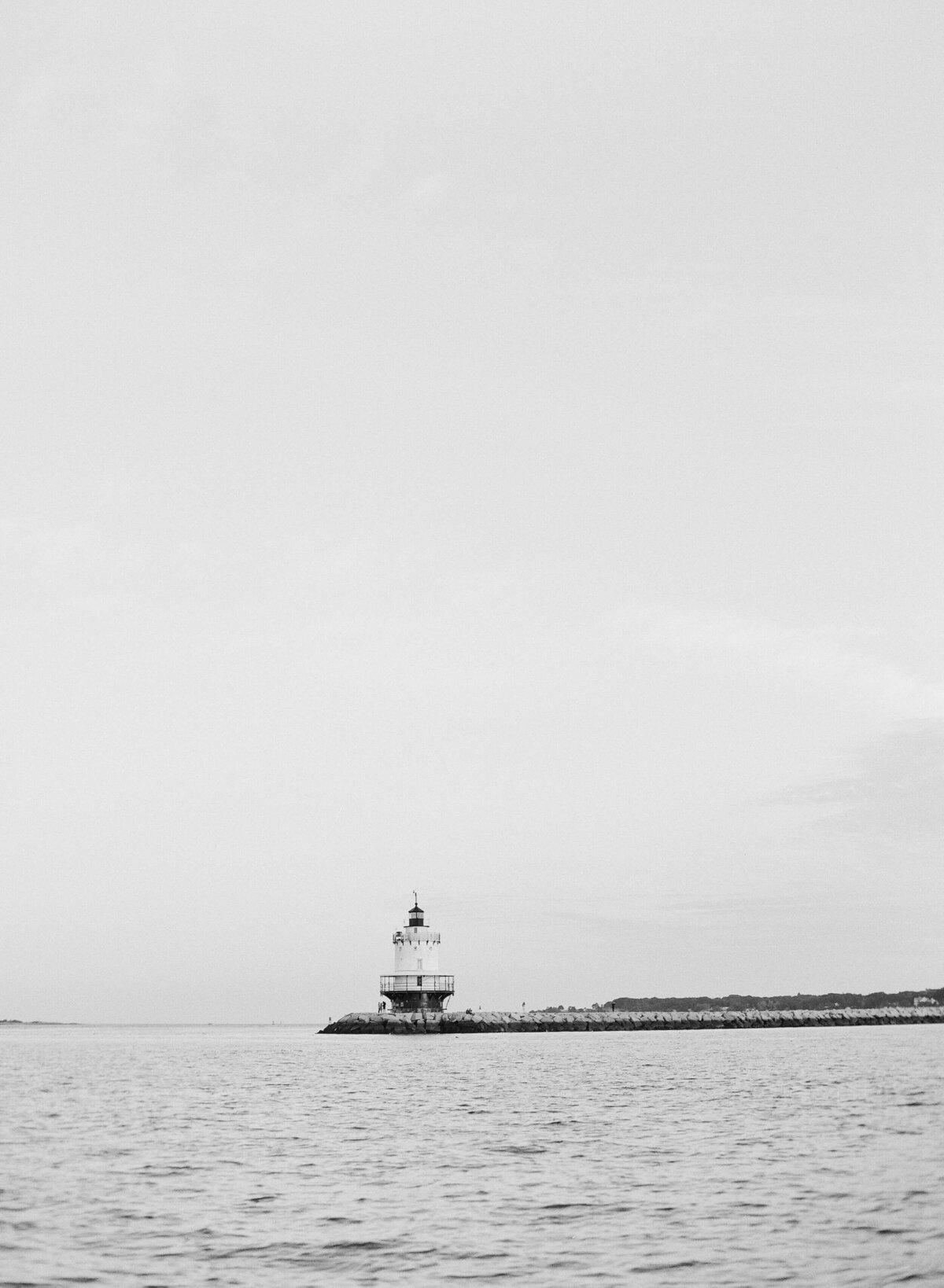 51-KT-Merry-photography-maine-engagement-lighthouse