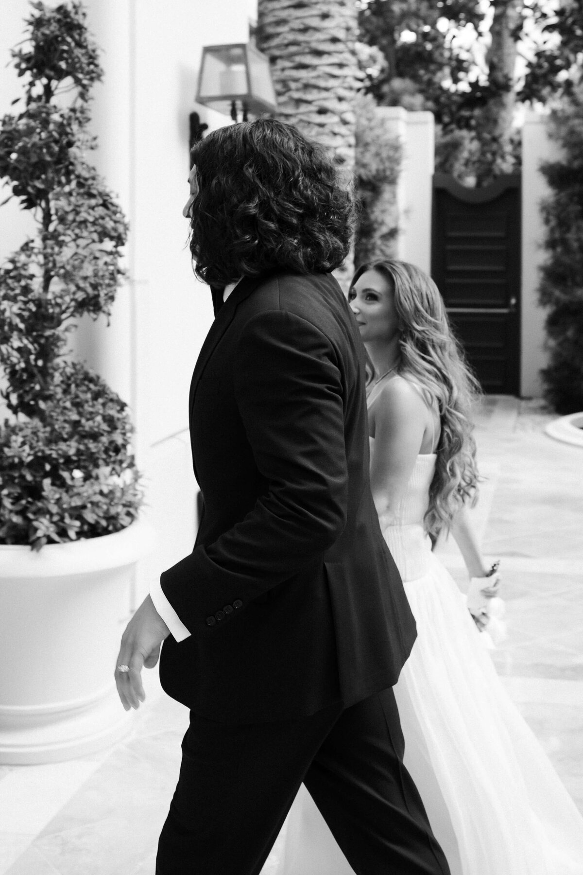 43_riskyexposure_shoshana-kyle_las-vegas-elopement-photography
