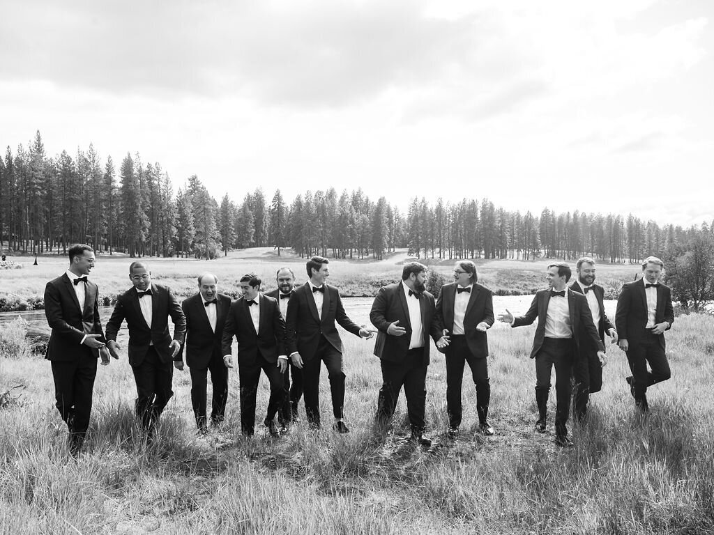 groomsmen-photos