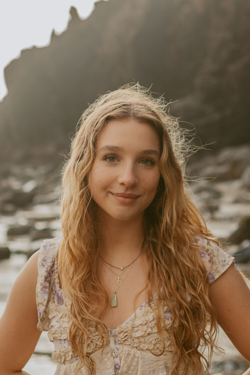 sierra-senior-photos-in-cannon-beach-senior-photography-by-emily-noelle-photo-031