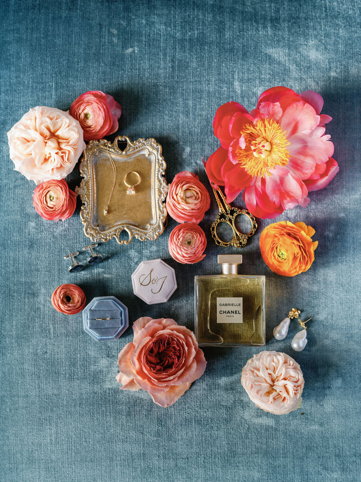 Stephanie and Jacob's colorful Derbes Mansion Wedding