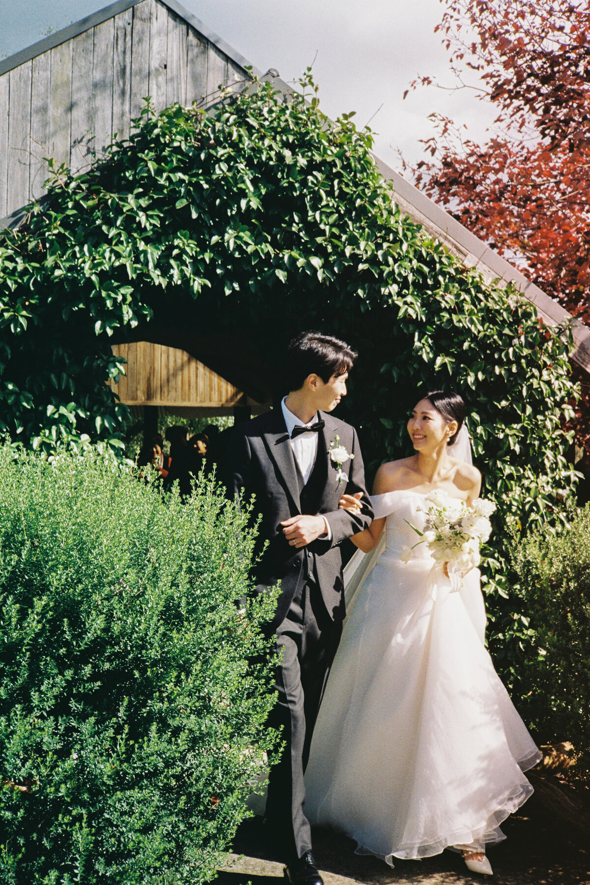 h&r2 35mm film wedding