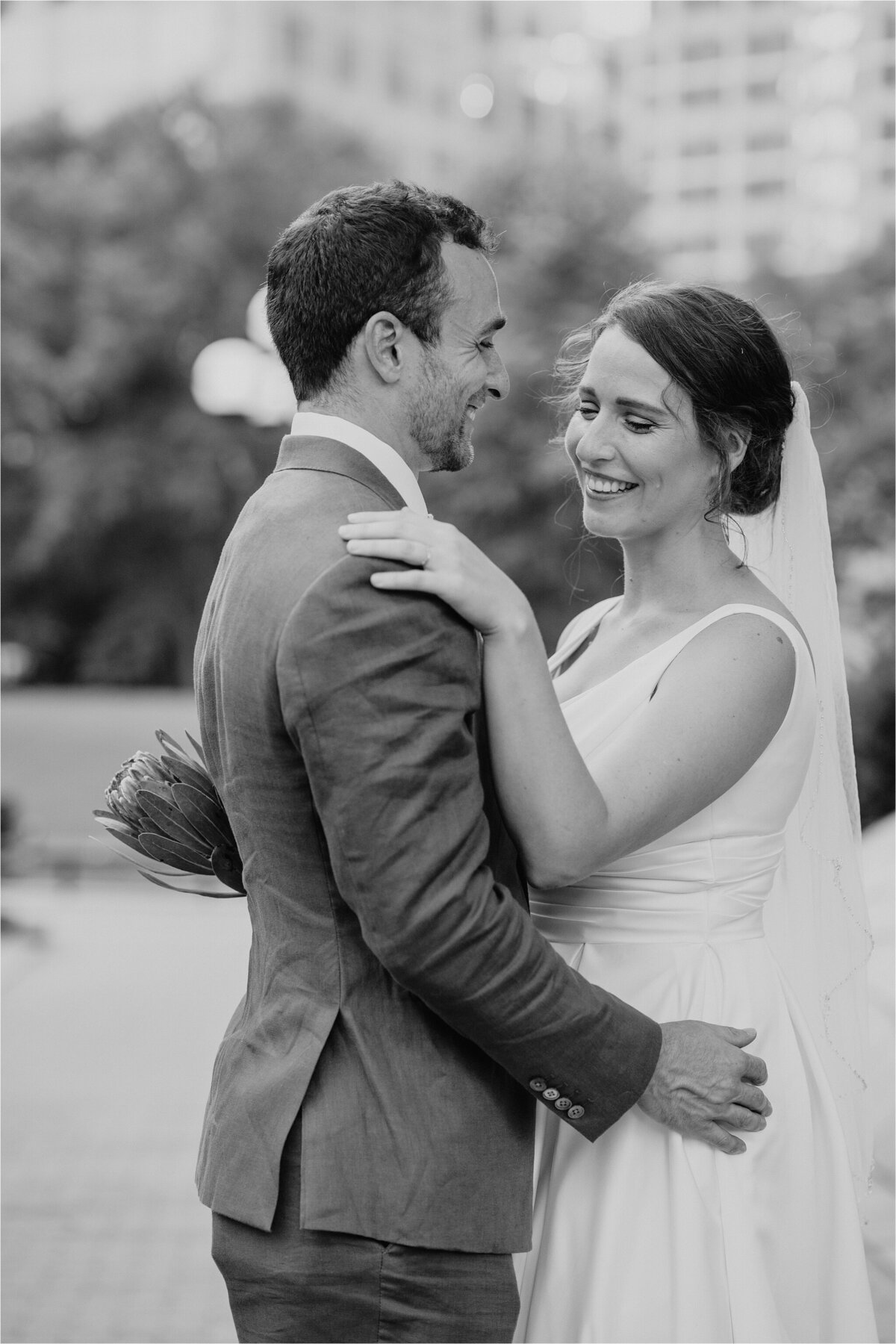 Minneapolis-Wedding-Photorgraphers-3247