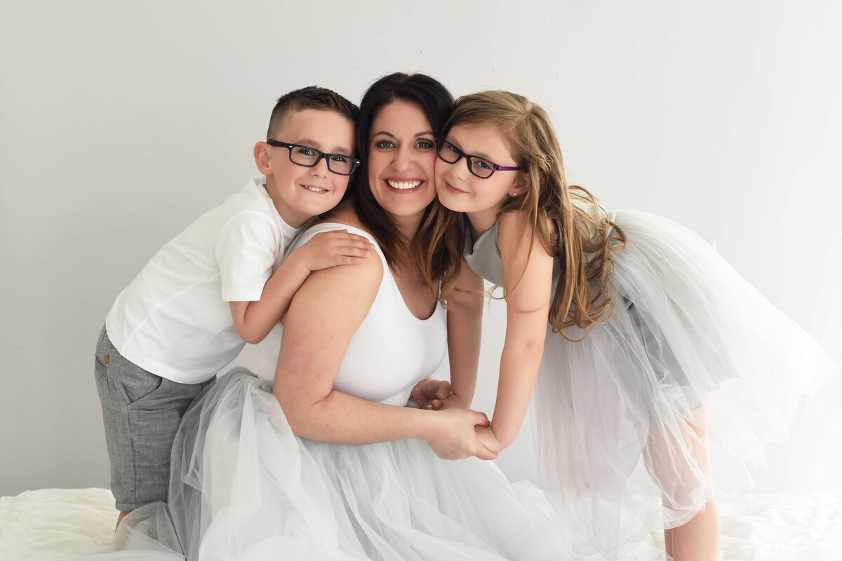 Amanda GIbson with her Son and Daughter