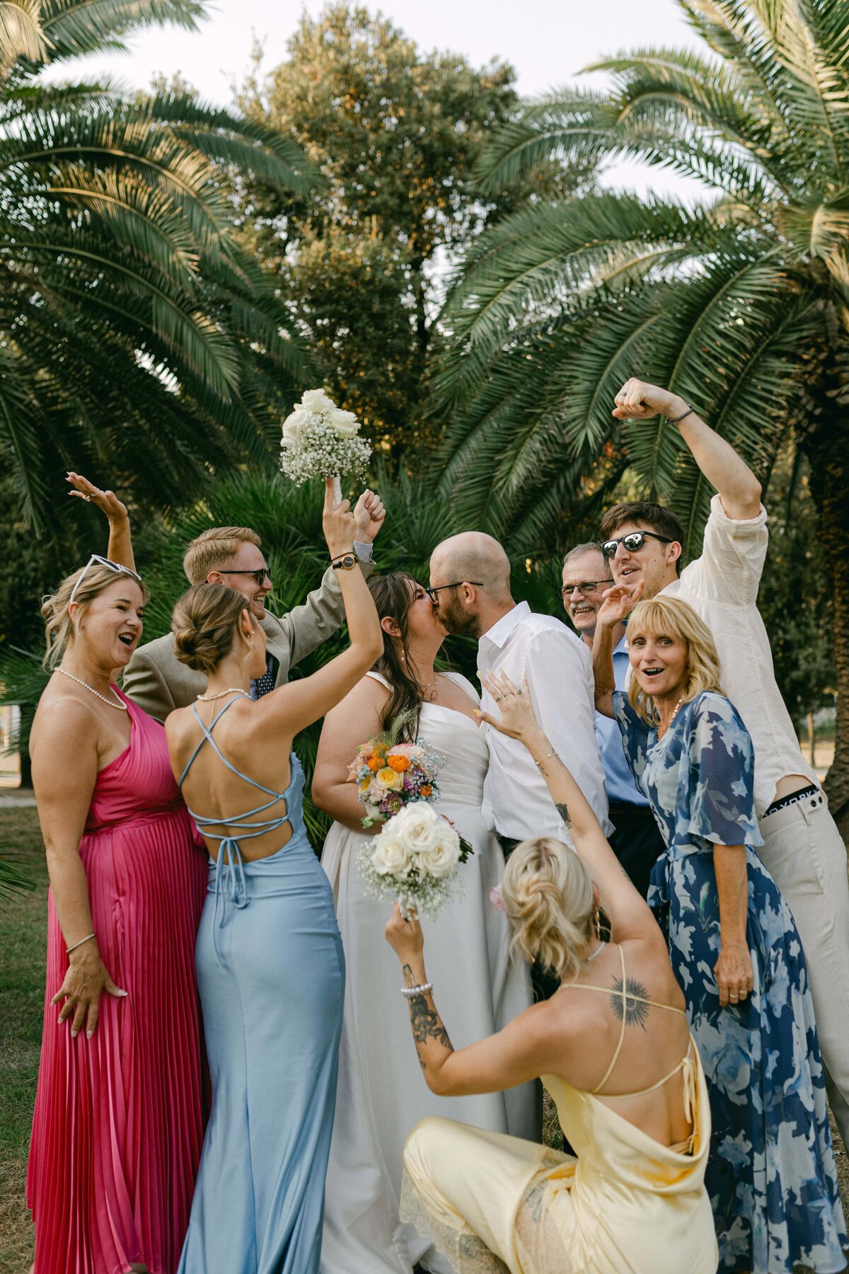 Romantic-Italian-Wedding-Groupphoto-41