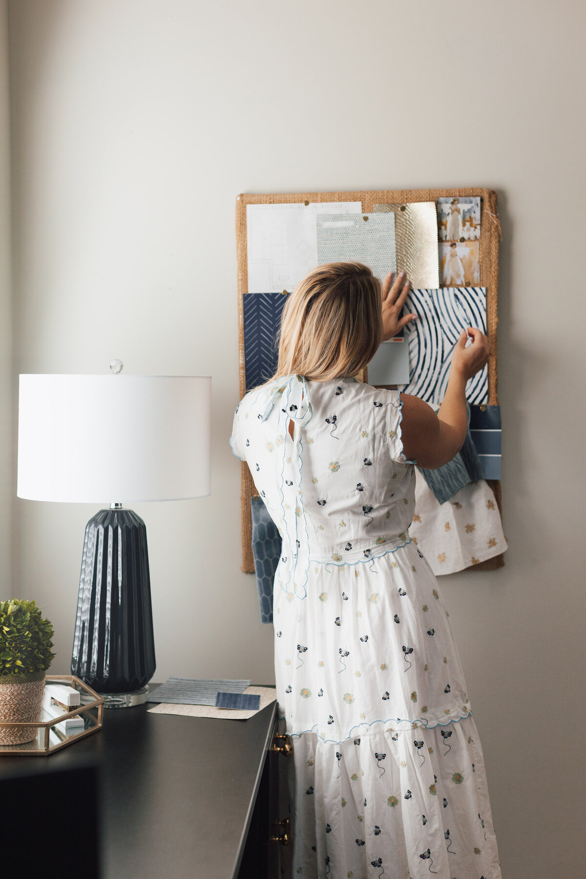 female-interior-designer-pinning-mooodbard-for-brand-session-dilworth-charlotte