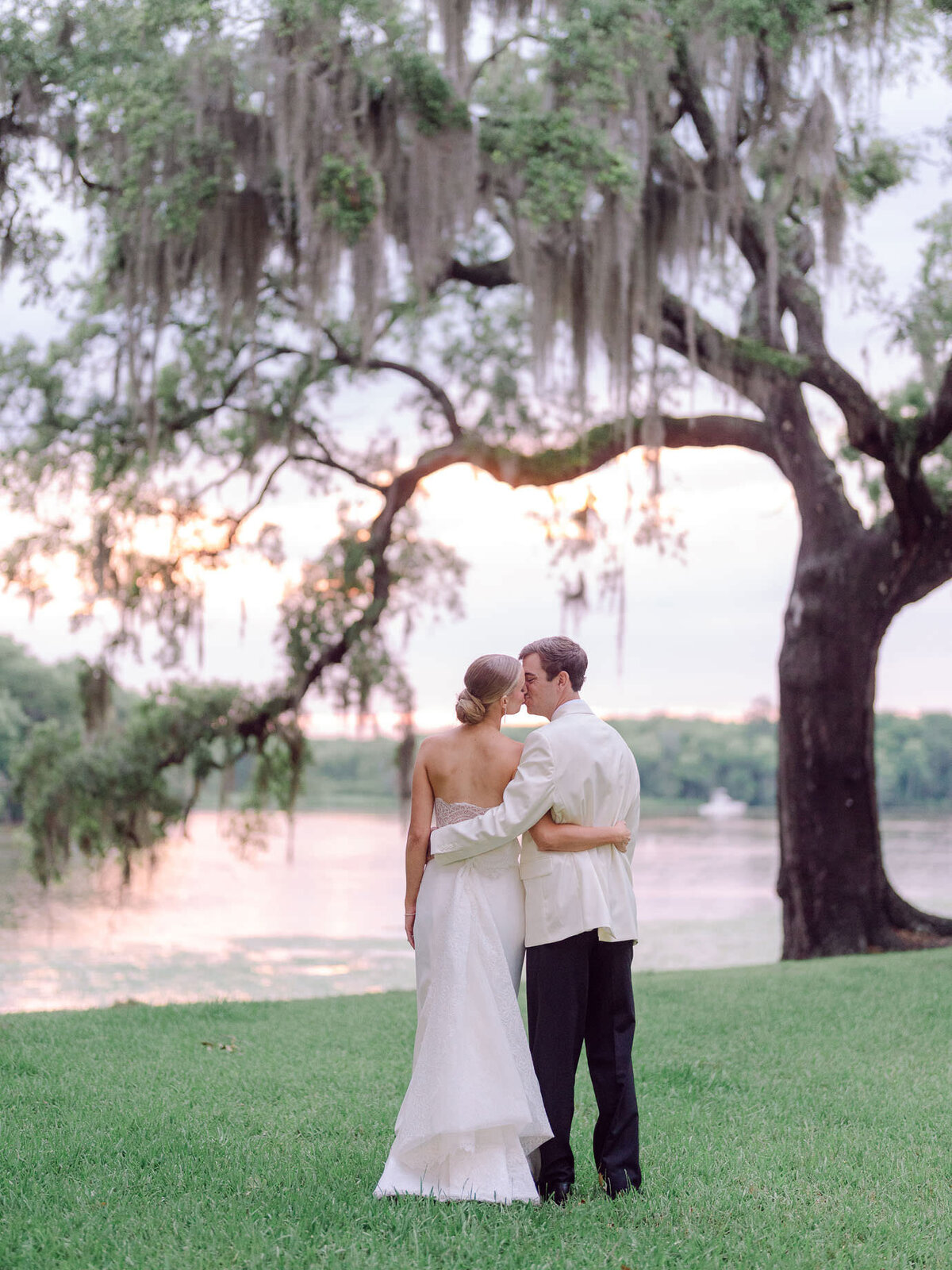 Charleston Wedding Photographers / Wedding Photos in Charleston